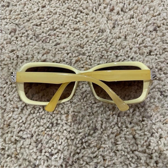 New without tags Fendi Women's Yellow Sunglasses - Picture 2 of 5
